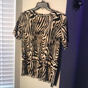 Tiger stripes short sleeve top